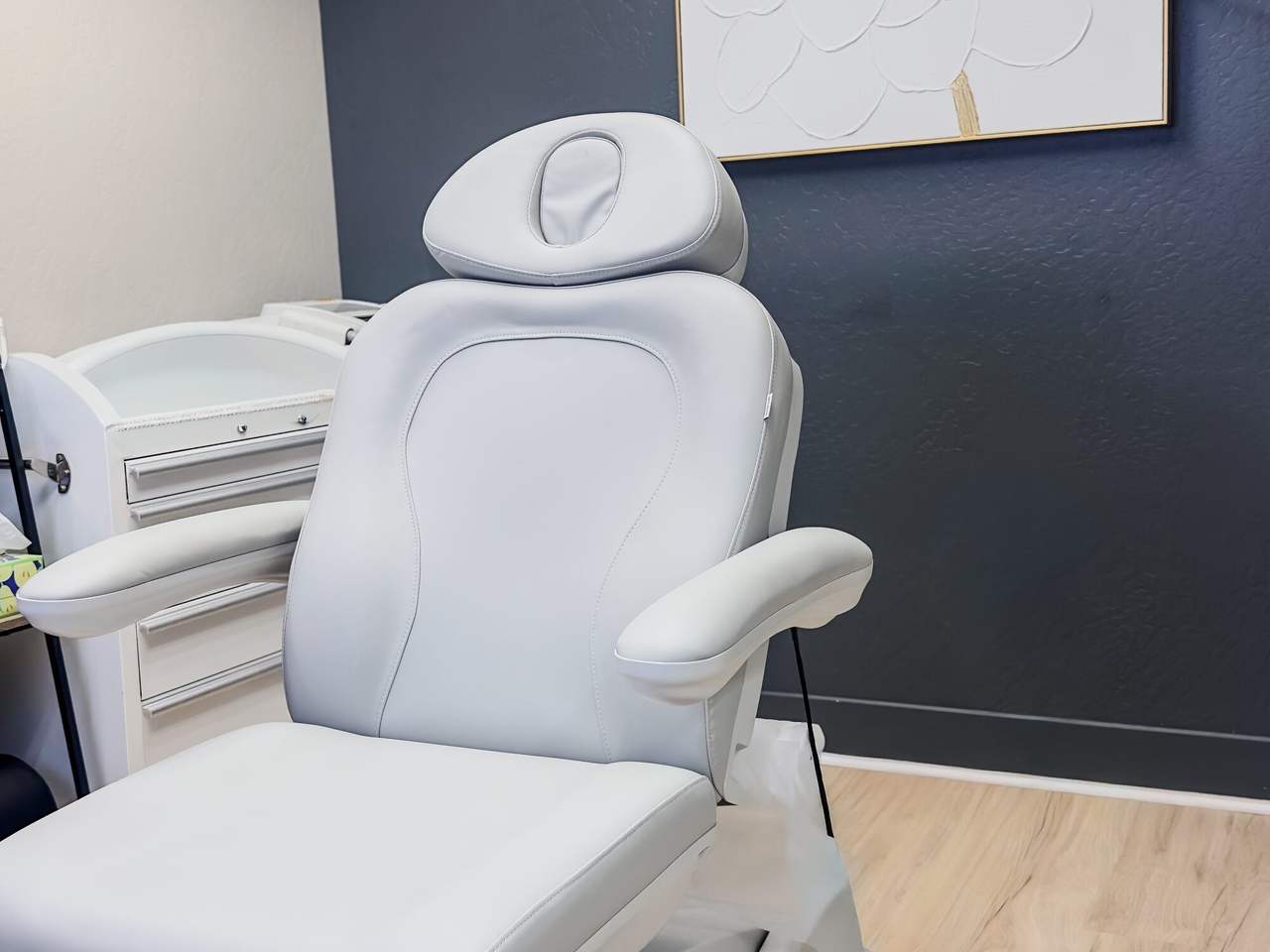 Treatment room for BBL and IPL photofacials at Summit Aesthetics