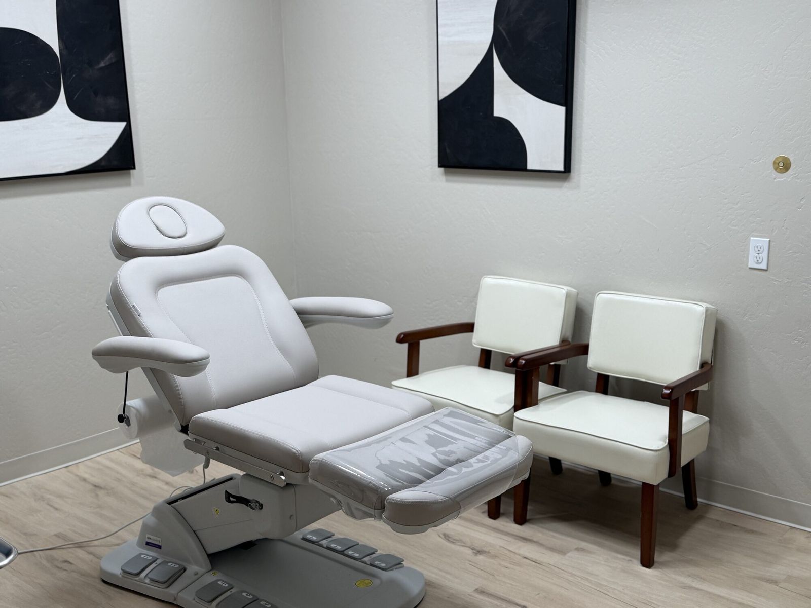 Summit Dermatology exam and treatment room