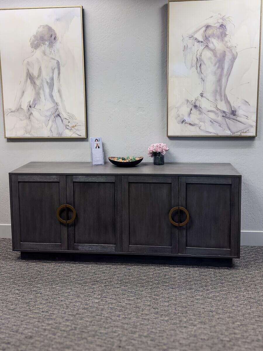 Elegant styled details in the Summit Aesthetics space